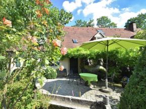 Cosy holiday home with gazebo on the edge of the forest